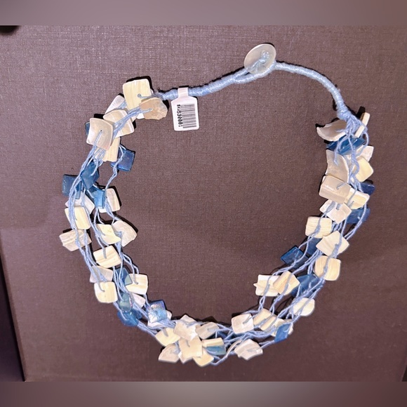 Romantic Sea Color Shell Necklace, Brand New! - Picture 6 of 7